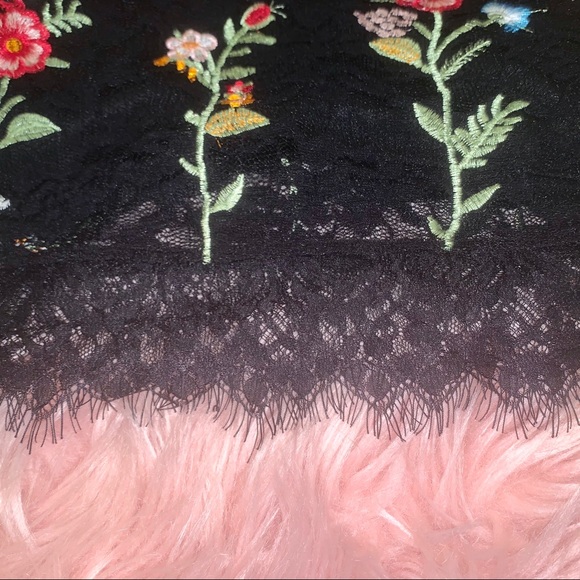 Sugar + Lips S Embroidered Lace Stretch Skirt - Picture 4 of 8